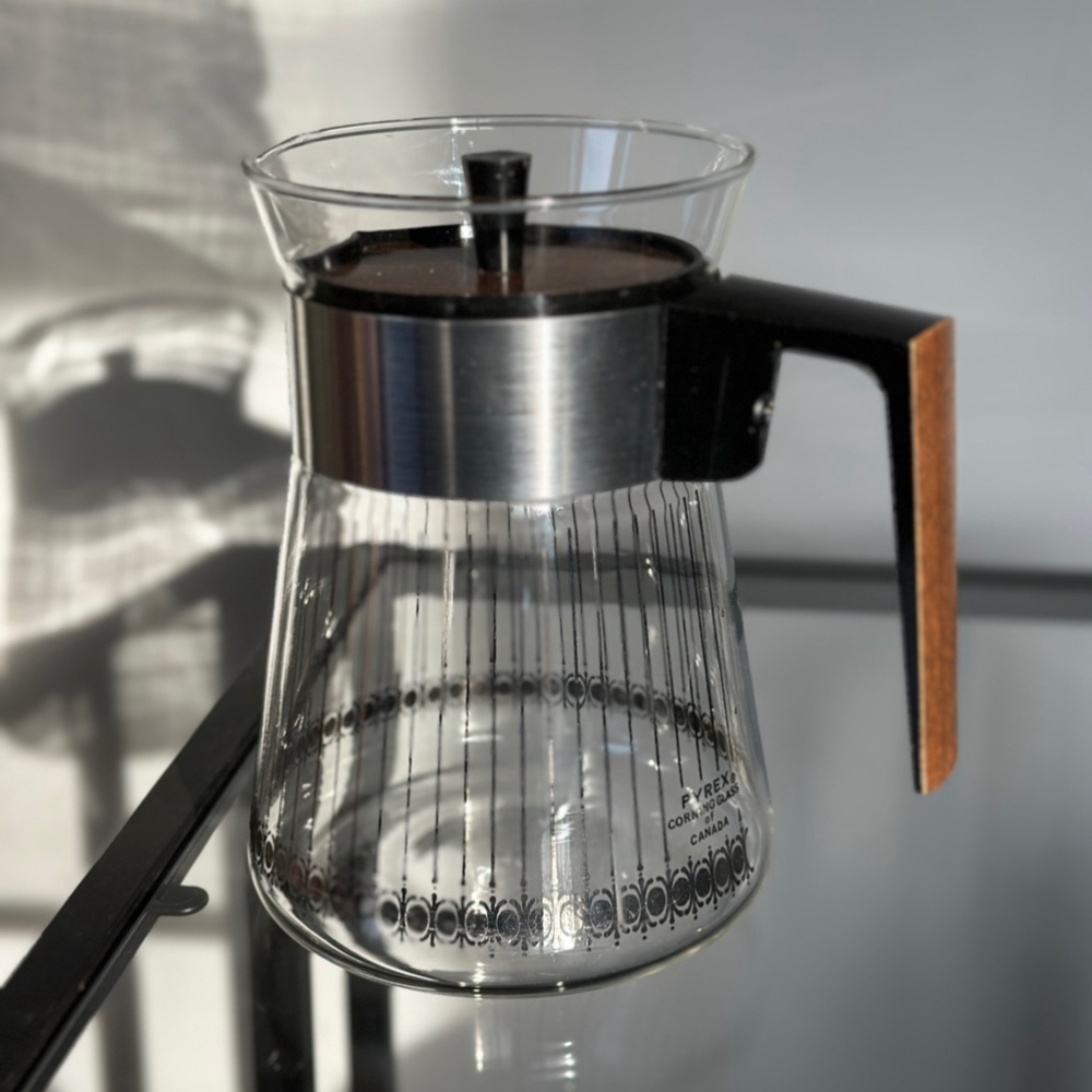 Pyrex 6 cup vintage coffee carafe | made in Canada - Picture 3 of 4